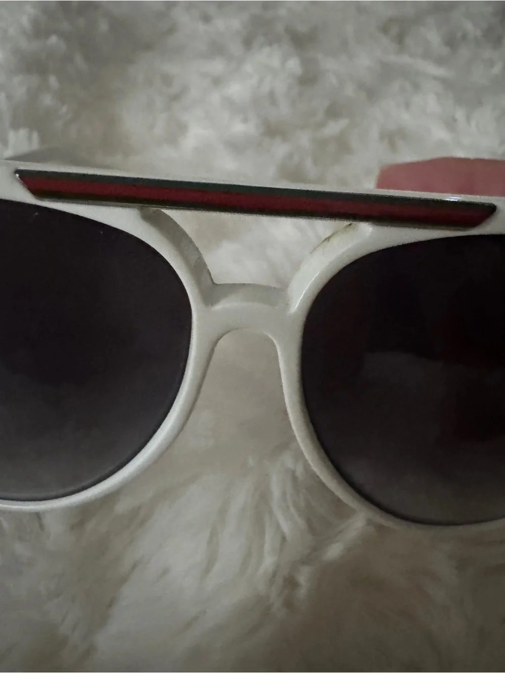 Gucci White Aviator Sunglasses with Dark Lenses